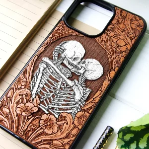 cover in legno fatta a mano love after death